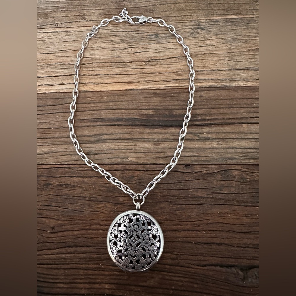 Brighton 🩶 Serendipity Filigree Pendant Necklace